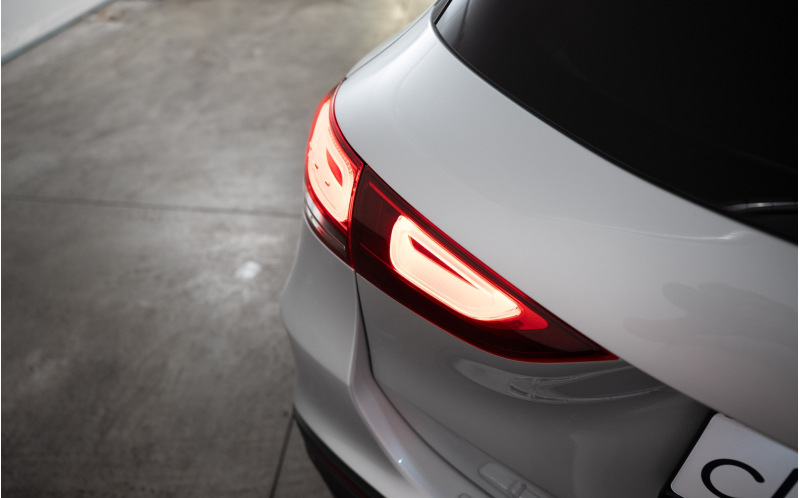 MERCEDES-BENZ GLA 180