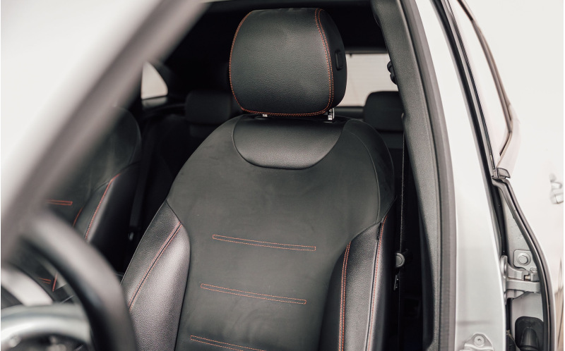 MERCEDES-BENZ GLA 180
