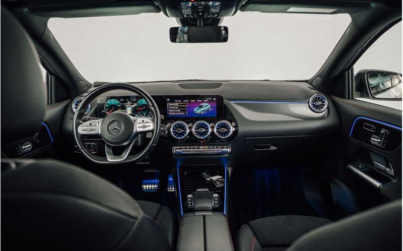 MERCEDES-BENZ GLA 180