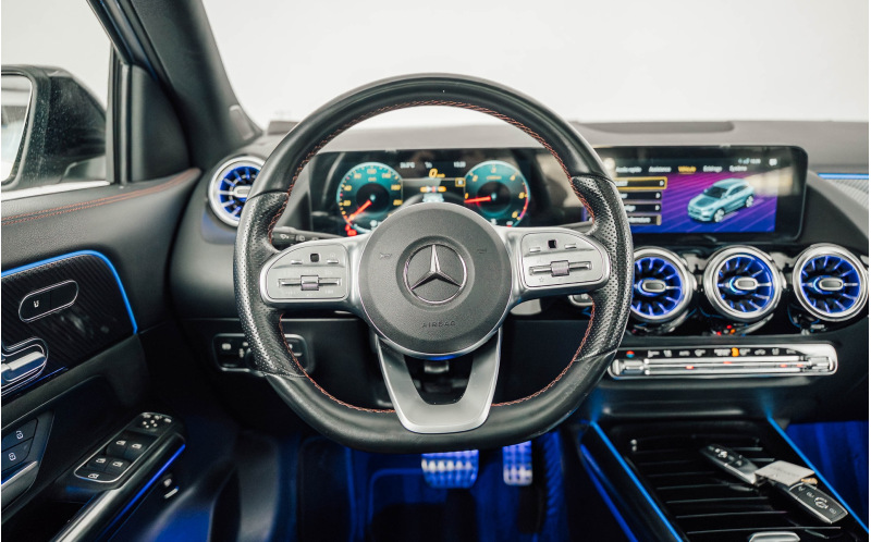 MERCEDES-BENZ GLA 180