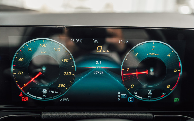 MERCEDES-BENZ GLA 180