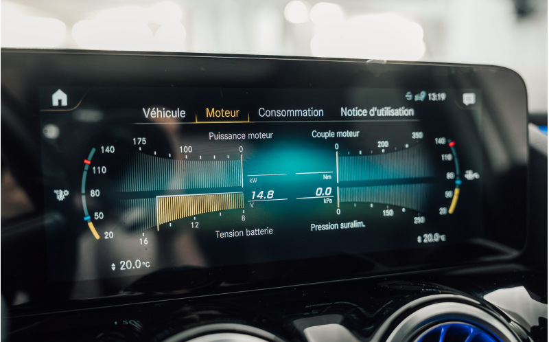 MERCEDES-BENZ GLA 180
