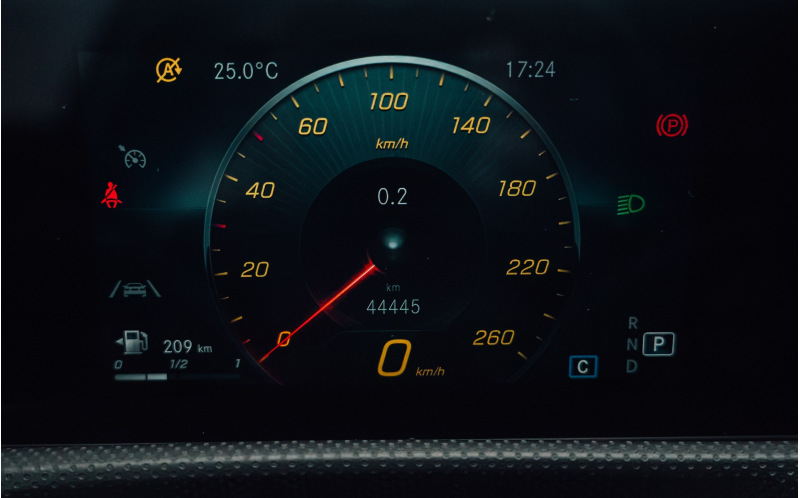 MERCEDES-BENZ A 180