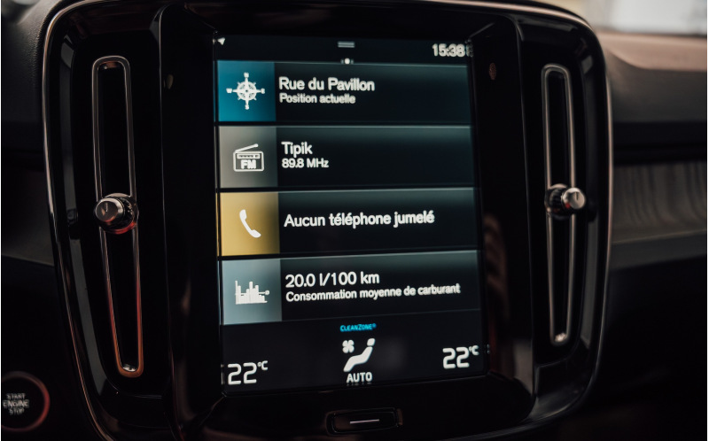 VOLVO XC40