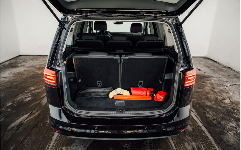 VOLKSWAGEN Touran