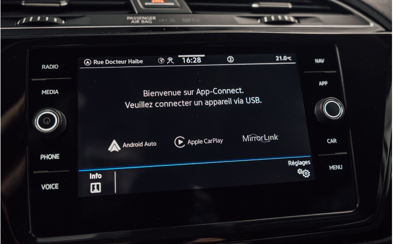 VOLKSWAGEN Touran