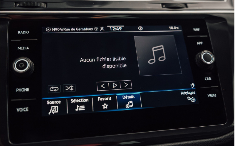 VOLKSWAGEN Tiguan