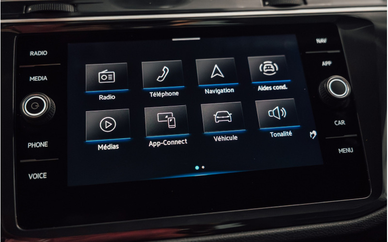 VOLKSWAGEN Tiguan