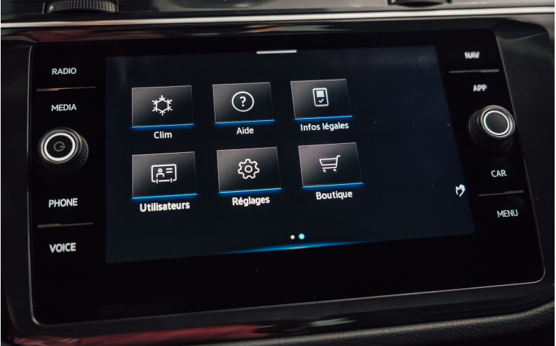 VOLKSWAGEN Tiguan