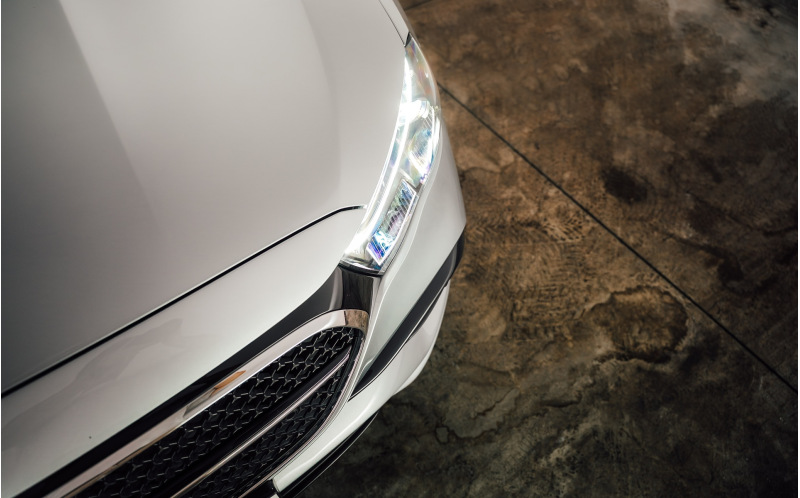 MERCEDES-BENZ E 200