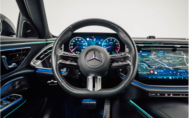 MERCEDES-BENZ E 200