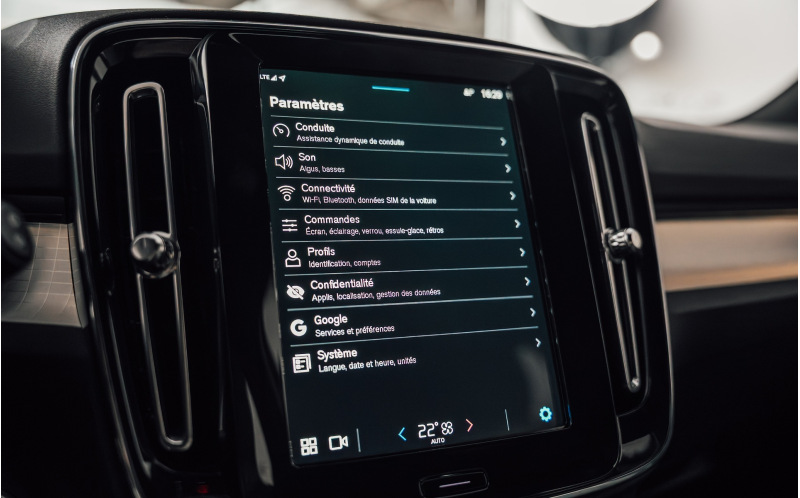 VOLVO XC40