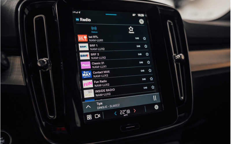 VOLVO XC40