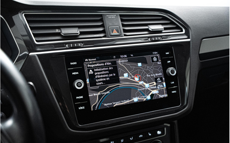 VOLKSWAGEN Tiguan