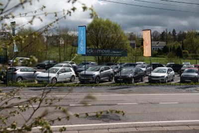 Voitures d'occasion achetables avec un contrat de reprise.